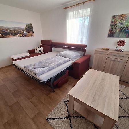 Pod Chlumem - Utulny Byt V Blizkosti Centra Decin Kültér fotó